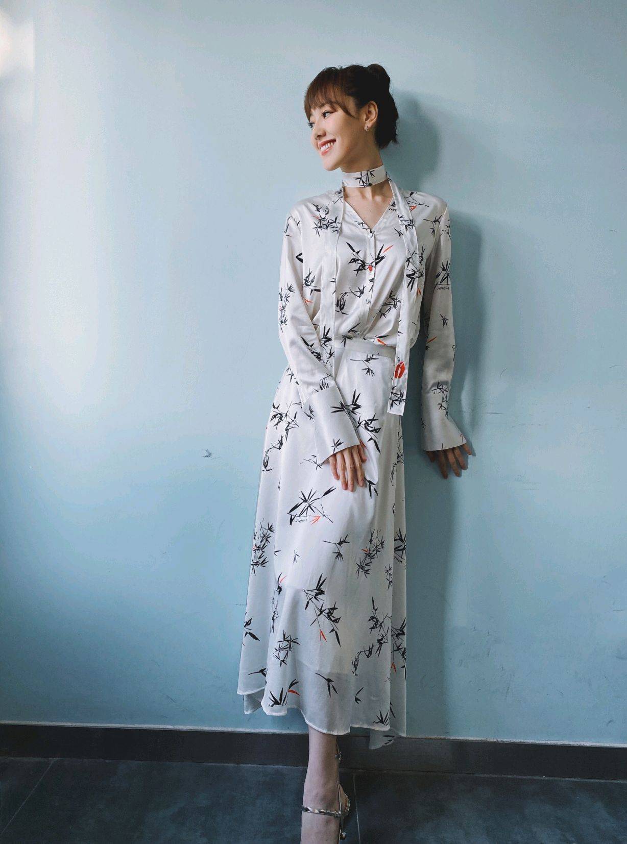 豪妇荡乳1一5全集-粤语中字高清完整版-巧露AV豪妇荡乳全集，一至五部全面解析