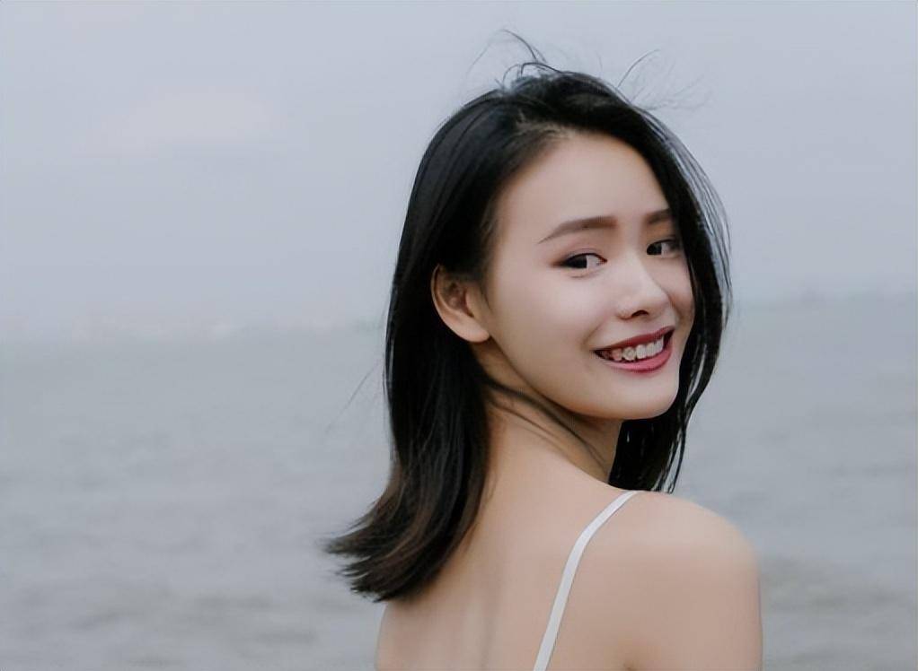 性爱直播网站，探索其中的诱惑与风险