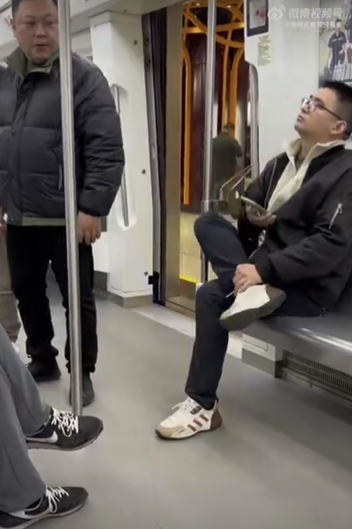 一个人看视频在线观看一个人在线观看视频