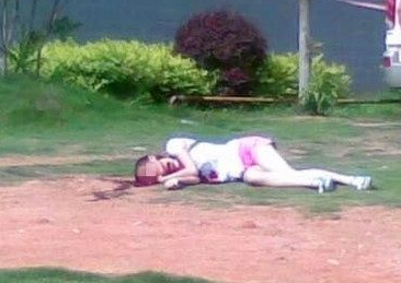 浴室少女自杀二十天浴室少女自杀二十天