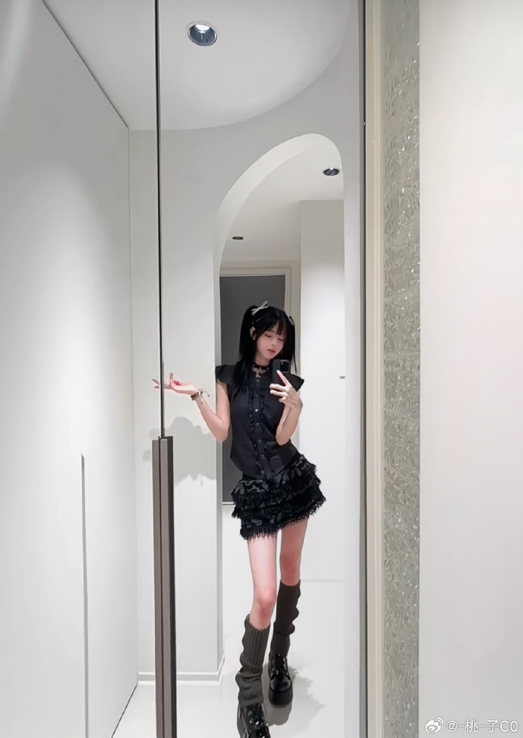 抓住双马尾输出是什么意思抓住双马尾输出中的女的是谁-第2张图片