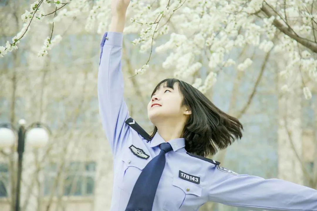 公安大学美女警花-第2张图片