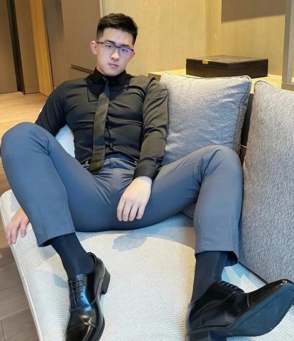 Chinese腹肌体育生cumshotpaterfever探索中国腹肌体育生的CUMSHOT文化