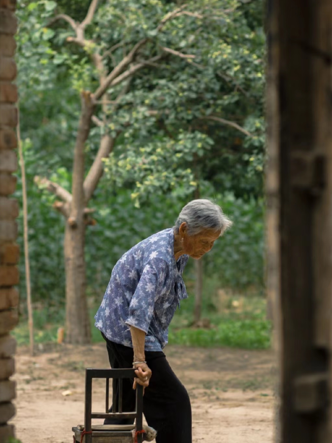外公总是在妈妈身上外公总是在妈妈身上