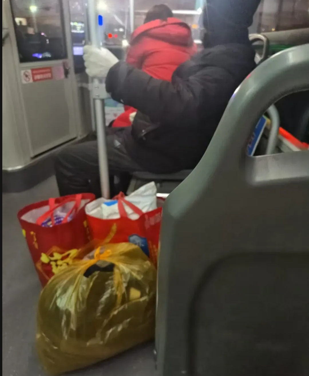 坐公共汽车发生的事情