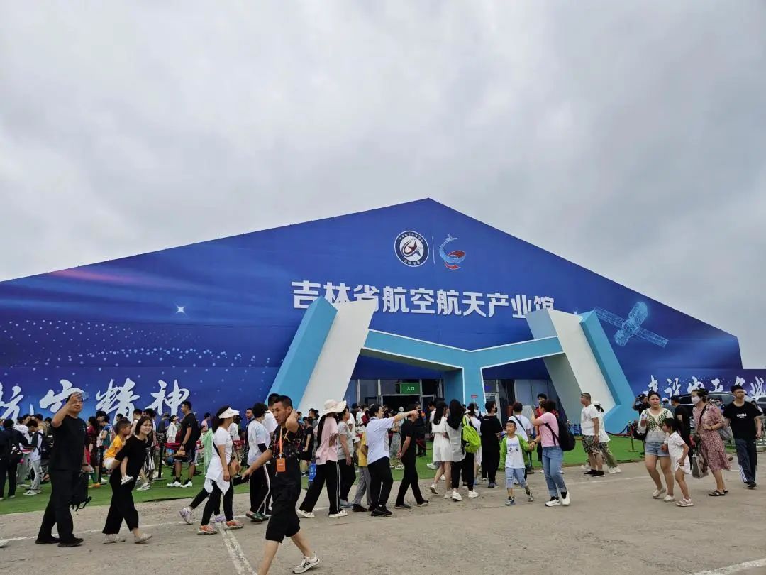 探索CF天空，沉浸式体验与无尽魅力-第3张图片