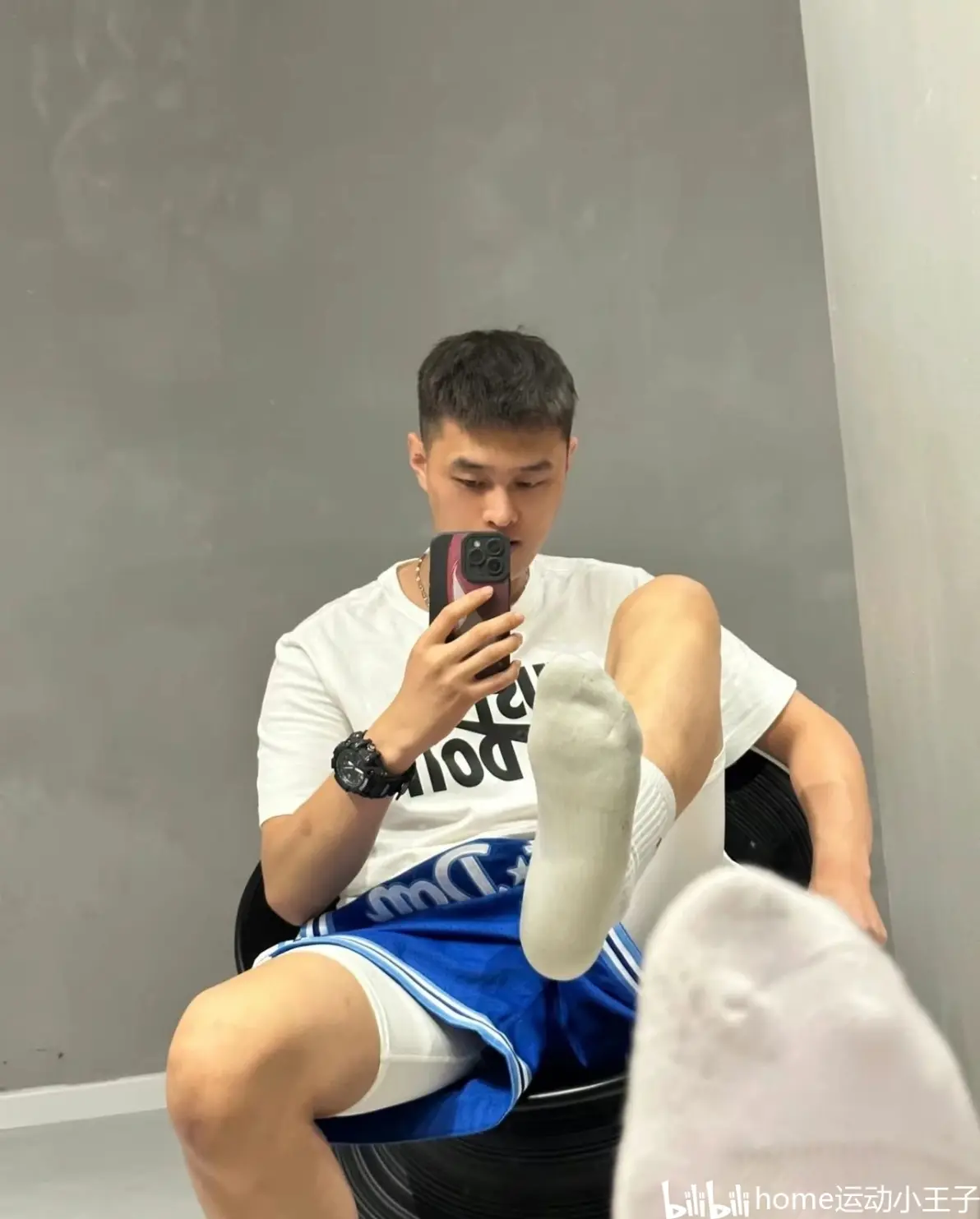 CHINESE体育生GAYXNXX的独特风采-第1张图片