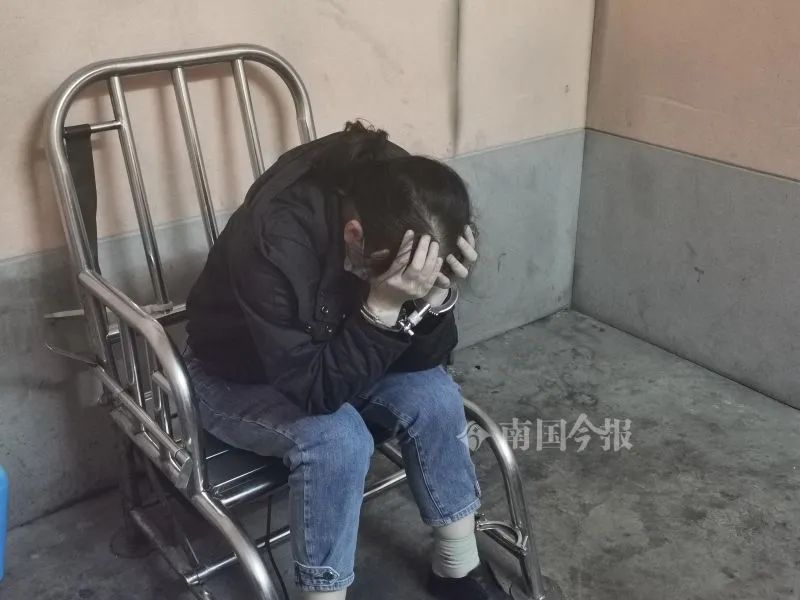实拍女处破www免费看实拍女处破，免费高清观看