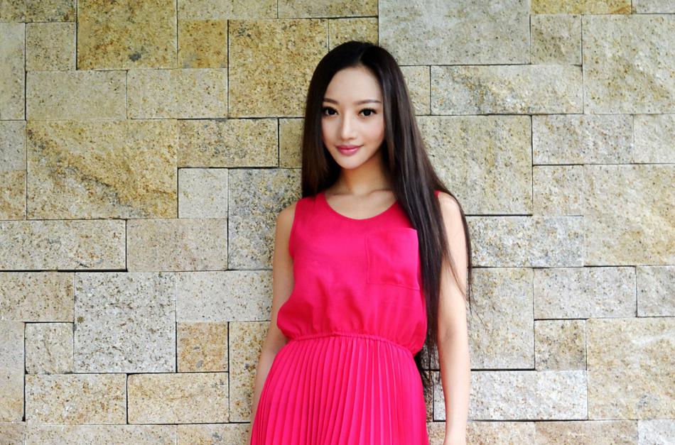 广告模特林娜冰简介广告模特林娜冰，时尚与魅力的完美结合-第2张图片