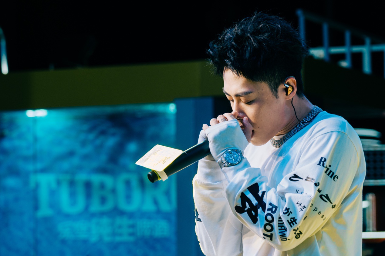 顶级RAPPER老狼潮水，音乐传奇的代表人物-第2张图片