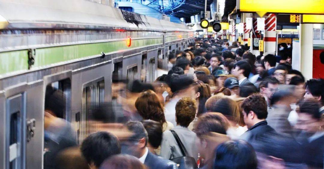 新最终痴汉电车日本新最终痴汉电车，探索都市中的浪漫之旅