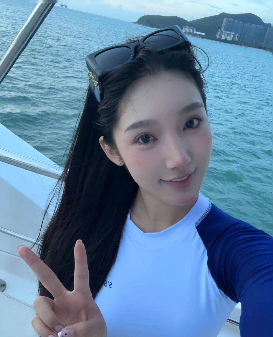 吴亦凡都美竹之间什么关系吴亦凡与都美竹，娱乐圈的璀璨星辰-第2张图片