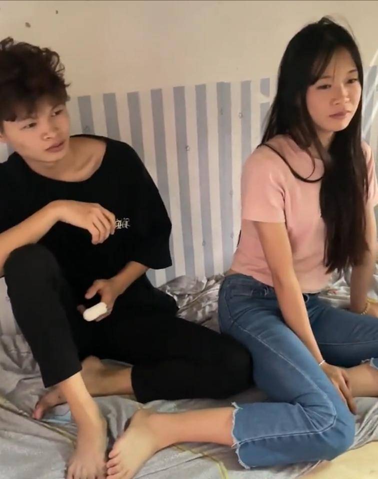 两对情侣互换当面故事