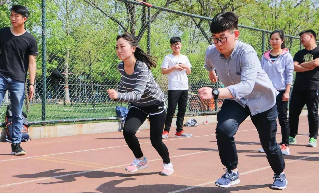 ADC亚洲年龄确认，探索未来趋势与挑战-第2张图片