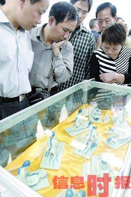 我和岳疯狂性做爰全过程我和岳疯狂性爱全过程-第2张图片