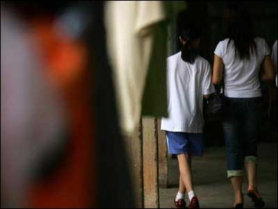 上课时被同学摸出水来上课被同学摸出水来-第3张图片