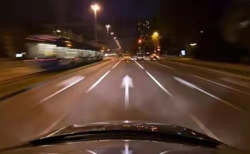 晚上开车又疼又叫的声音欢迎您晚上开车又疼又叫的声音，深夜的温馨与困扰