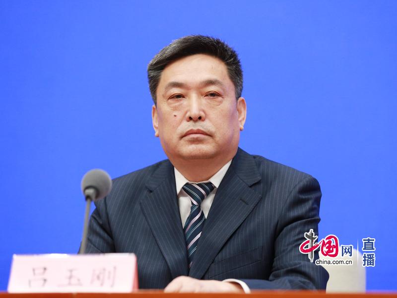 吕红今天刚进门就听见吕红今天刚进门就听见