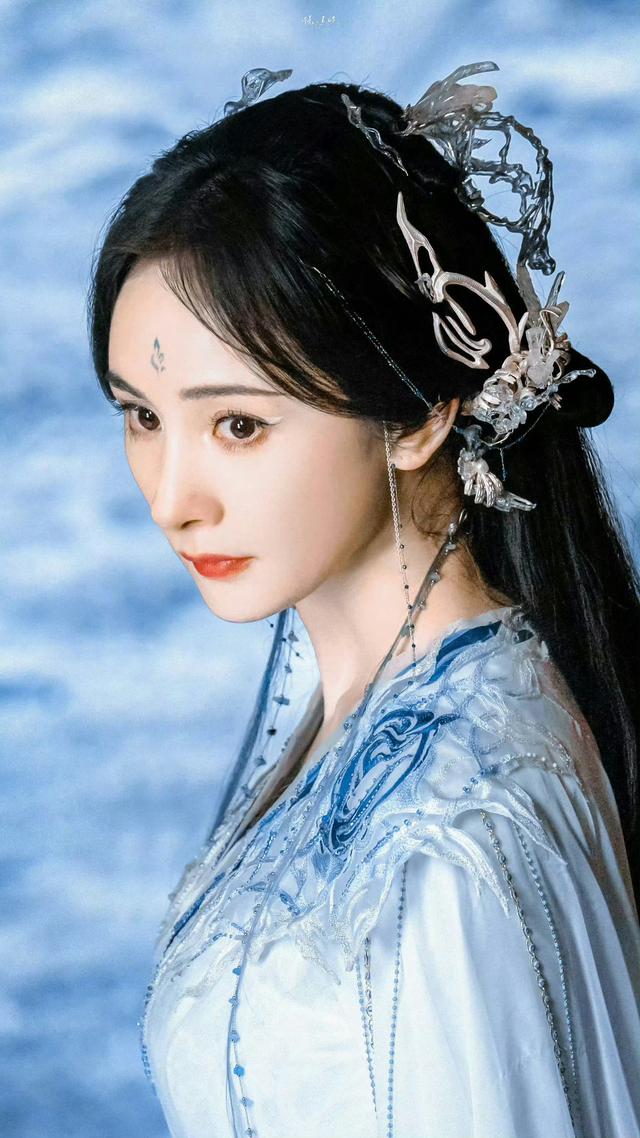 杨幂刘诗诗赵丽颖唐嫣小说杨幂、赵丽颖、唐嫣、刘诗诗与郑爽的娱乐圈传奇故事