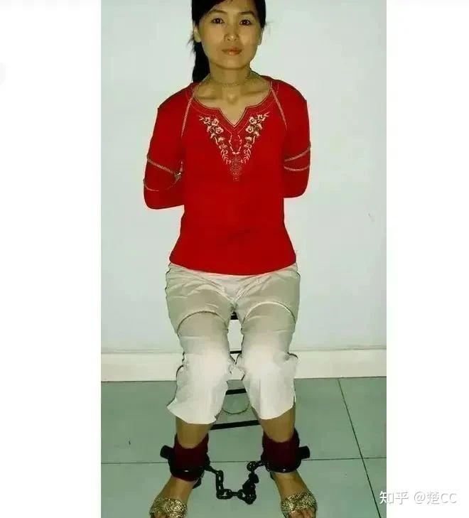 扒女性裤子会判什么罪女人扒开屁股爽桶，一触即发的极致体验-第3张图片