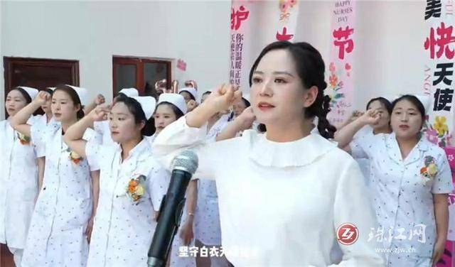 护士献身取精护士献身取精，无私奉献的医疗使者