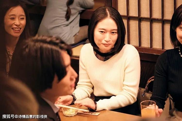 陪睡门陪睡门，潜藏的诱惑与道德困境-第1张图片