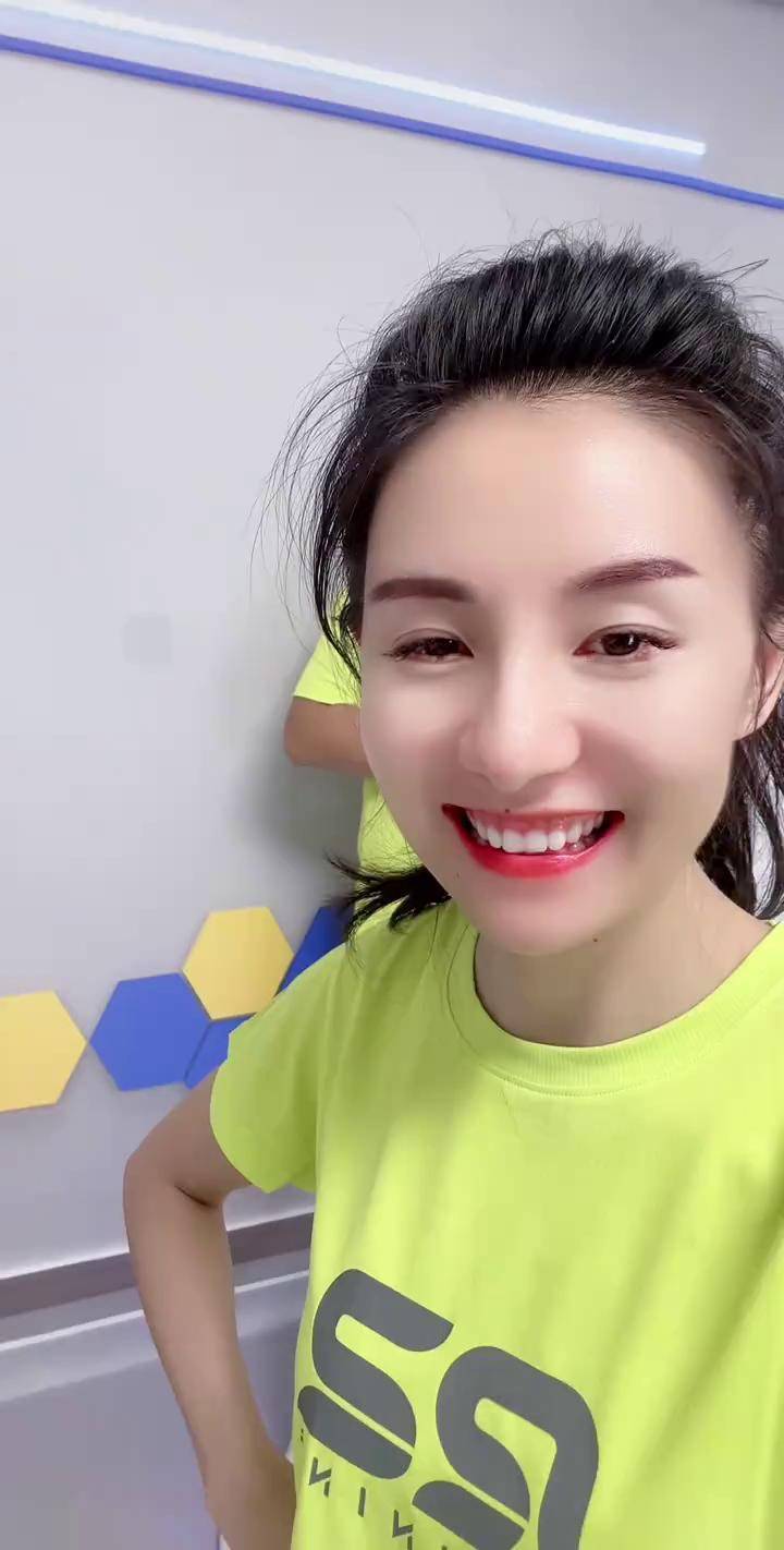 迈开腿尝尝你的草莓什么意思迈开腿尝尝你的草莓，探索未知的甜蜜之旅