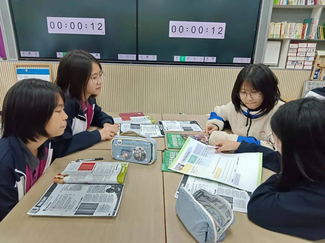 播放英语老师的课C英语老师一节课免费视频