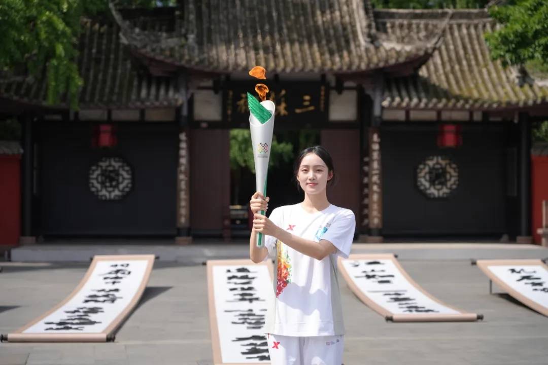 成都大运会火种飞往北京a成都大运会火种飞往北京