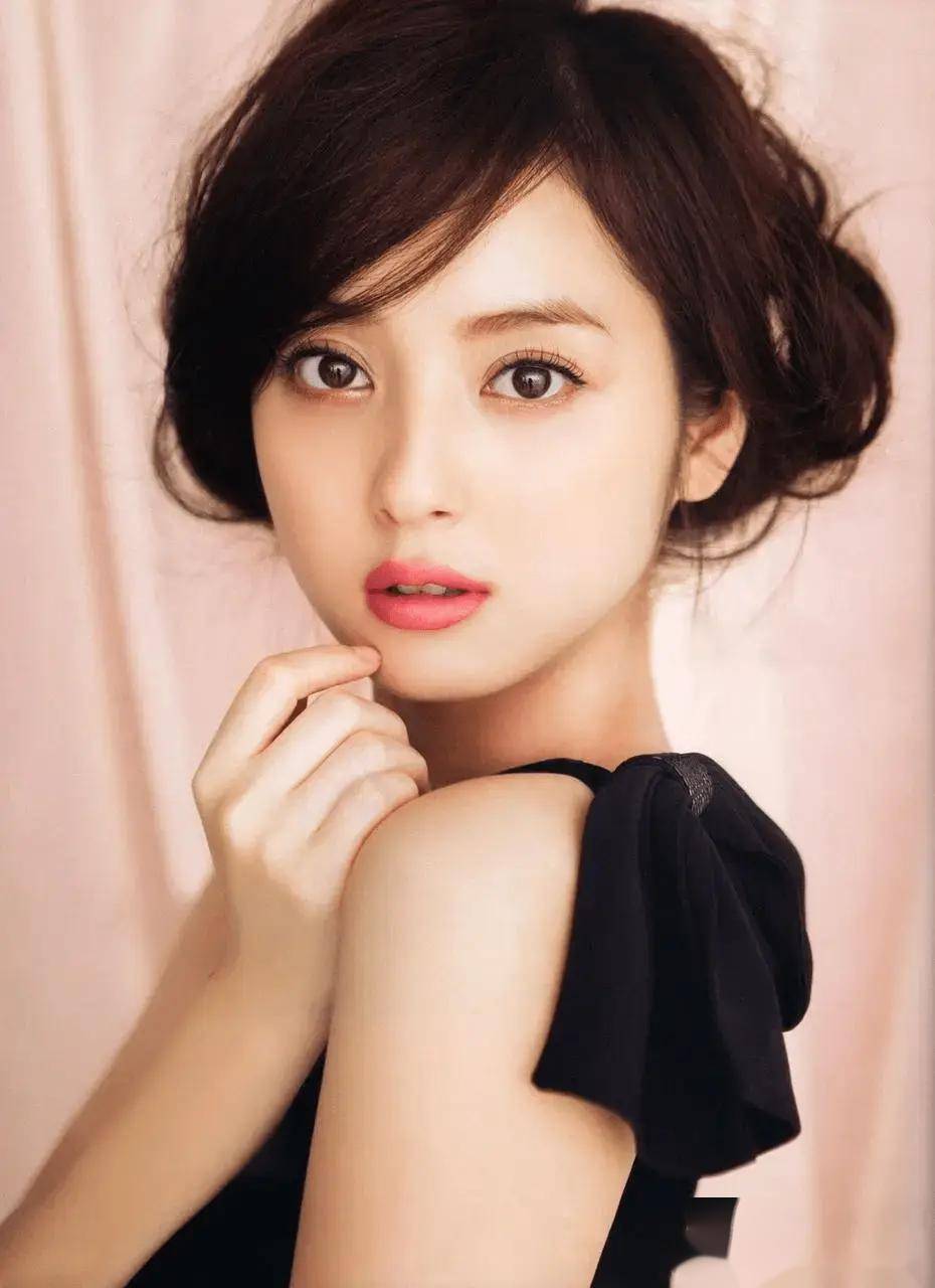 中文字幕熟女人妻佐佐木明-第2张图片