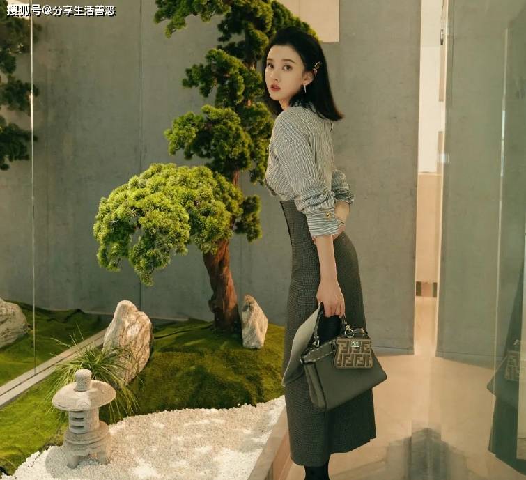 国模小黎第三套，时尚魅力无限