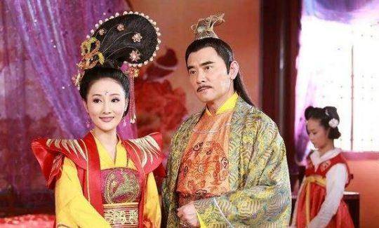 被群CAO的合不拢腿H的皇后被群CAO的合不拢腿H的皇后-第2张图片