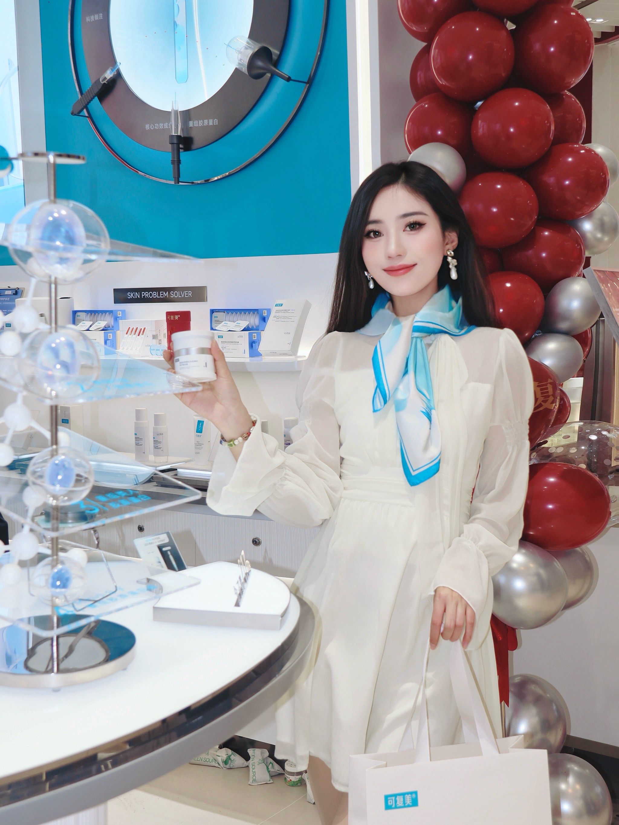 一面亲上边一面膜下边吡吡啦啦啦一面亲上边，一面膜下边，吡吡啦啦啦-第3张图片