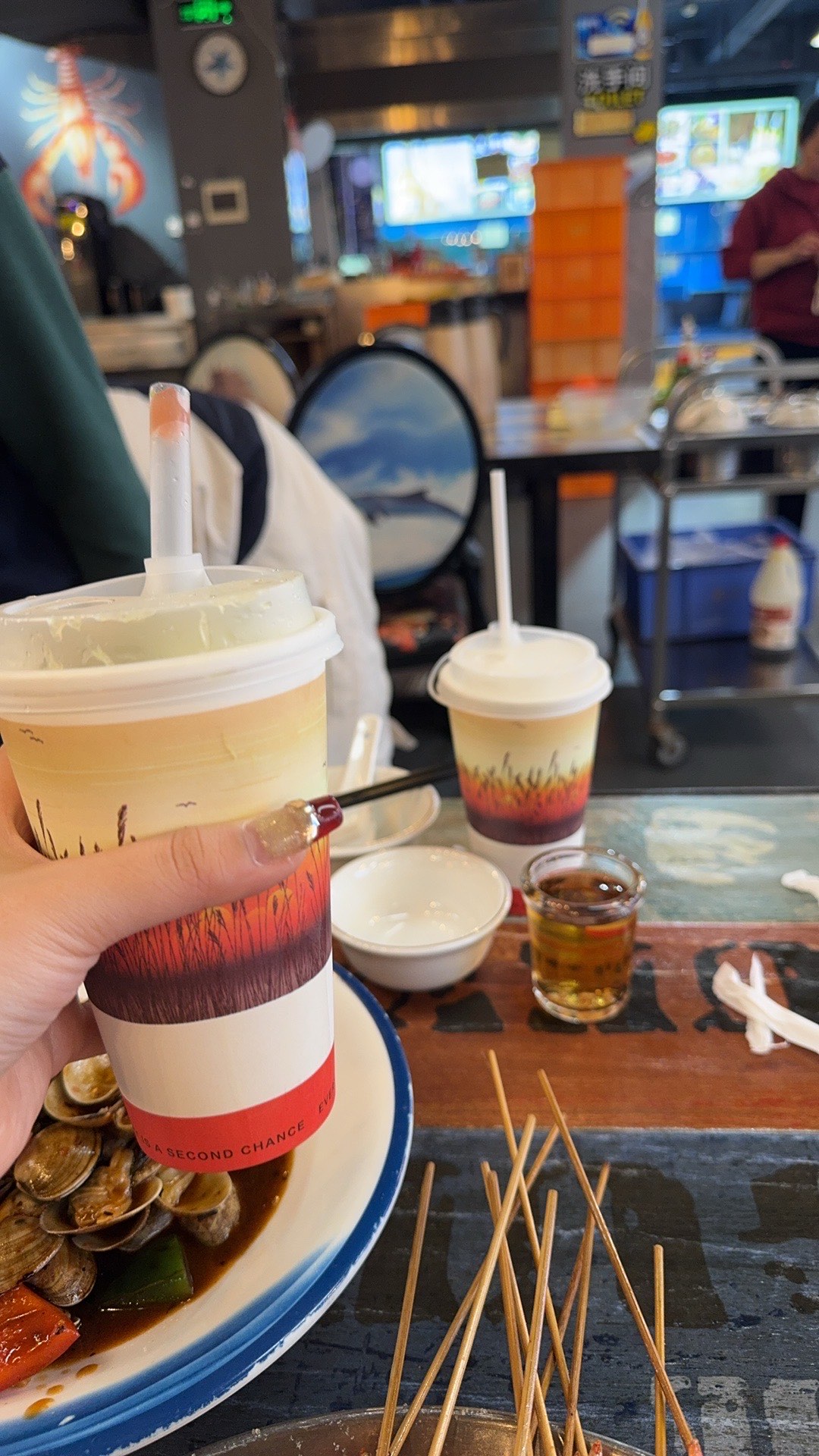 男朋友在奶茶店做我怎么办男朋友在奶茶店，甜蜜的温馨时刻-第2张图片