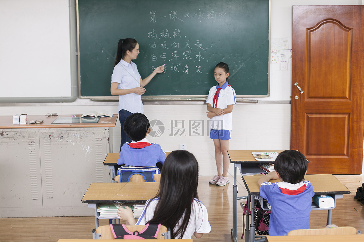 老师下面太紧了想进去一点都难春雨医生老师下面太紧了，想要进入课堂却难上加难-第1张图片