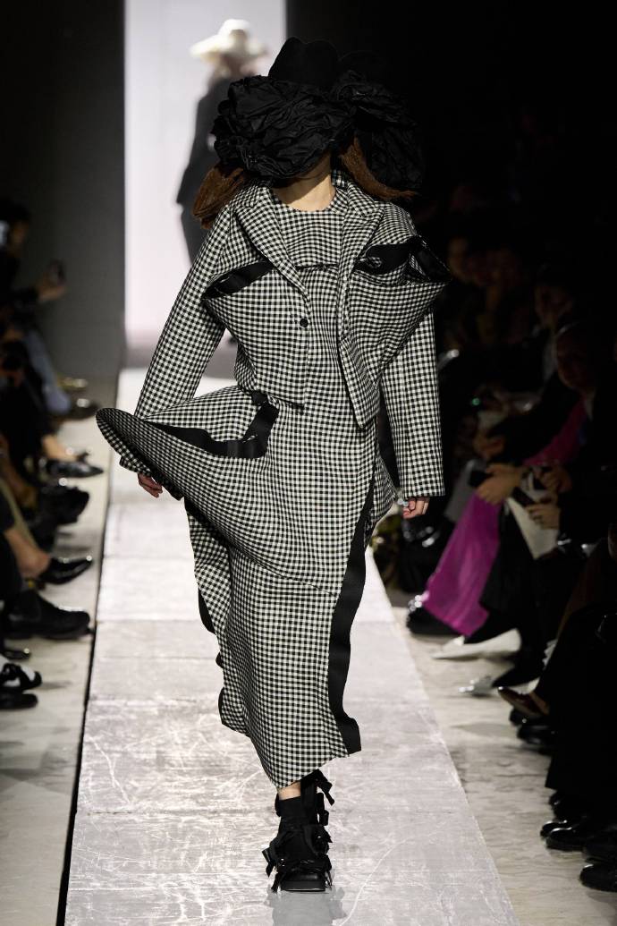 日本Comme des Garcons，时尚界的璀璨明珠-第2张图片