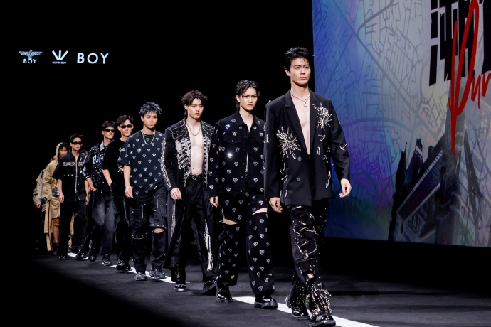 中国帅哥男男同志BOY，多元文化下的魅力与风采
