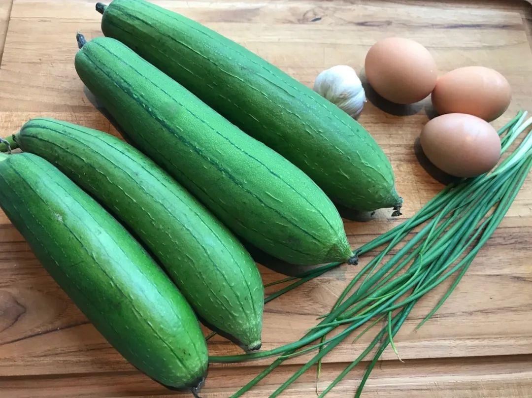 草莓秋葵丝瓜榴莲视频黄瓜下载草莓、秋葵、丝瓜、榴莲——四味美食的探索
