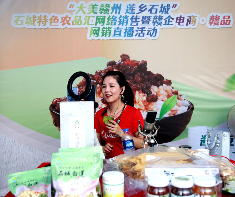 真人打扑克直播软件下载安装大全真人打扑克直播APP，探索真实互动的娱乐新体验-第3张图片