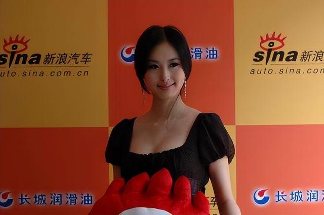 国模冰冰大胆张开双腿国模冰冰大胆张开双腿