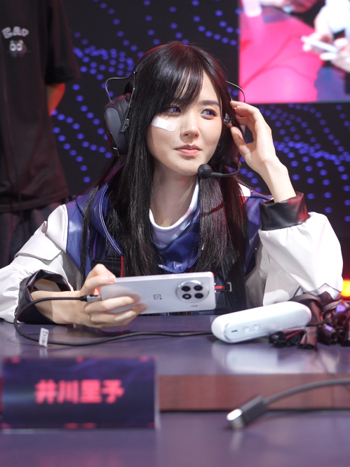井川里予吃得好认真视频-第2张图片