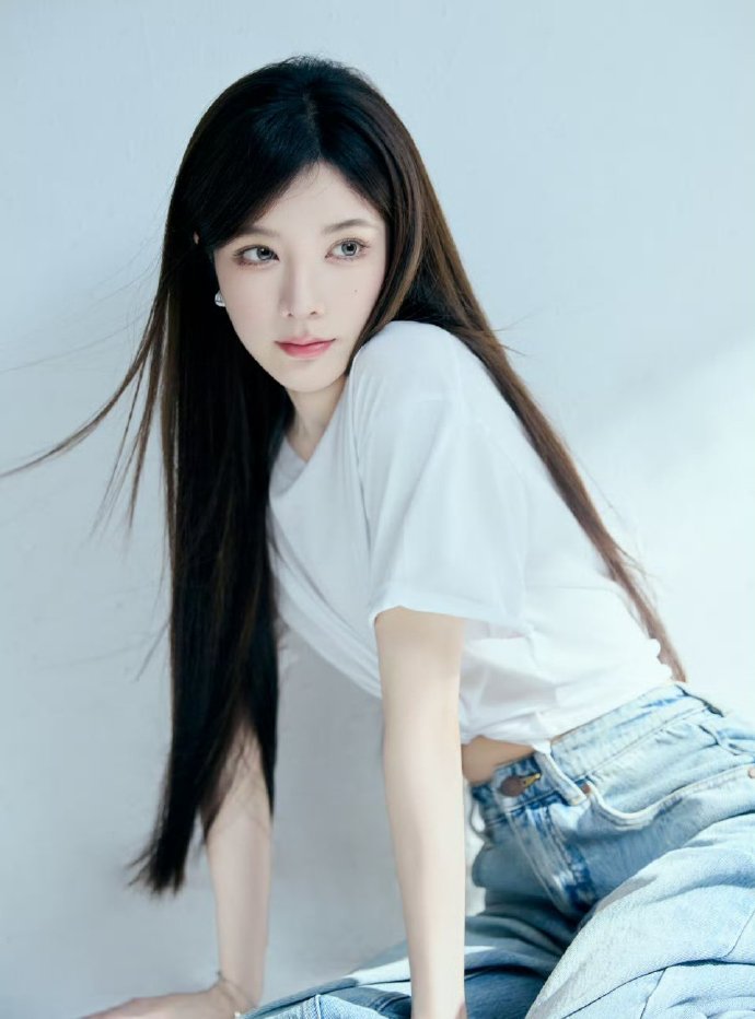 美女漏BB，风情万种的美