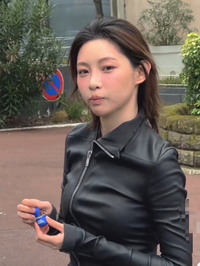 痞幼和猴哥艺术照痞幼与猴哥打扑克图-第2张图片