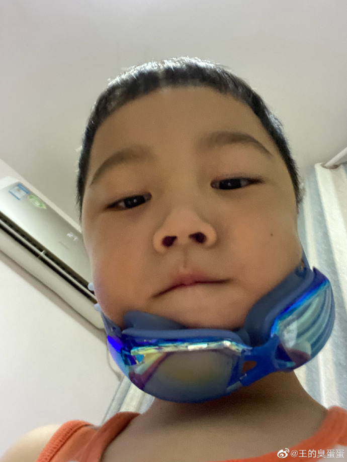 当消防员使用把蛋蛋上毛剪了吗？