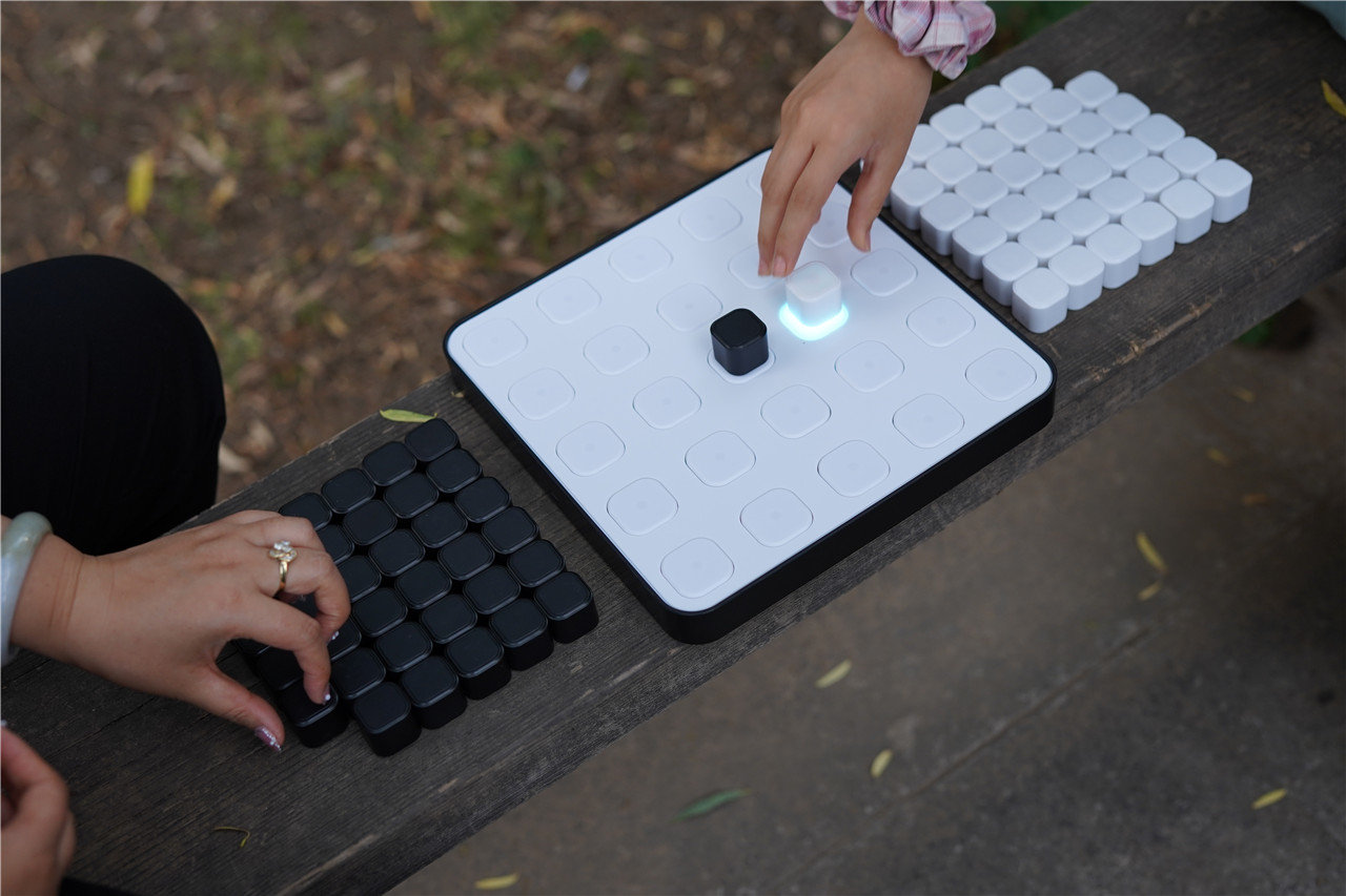 四子棋，策略与技巧的较量-第2张图片