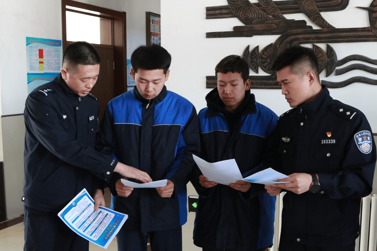 张警予个人资料及简介张警官与张津瑜视频通话，警民携手共筑和谐社会