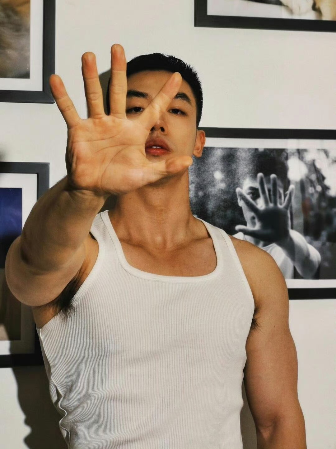 健身教练 帅哥GAYXXX激情健身教练，引领健康与激情的双重力量