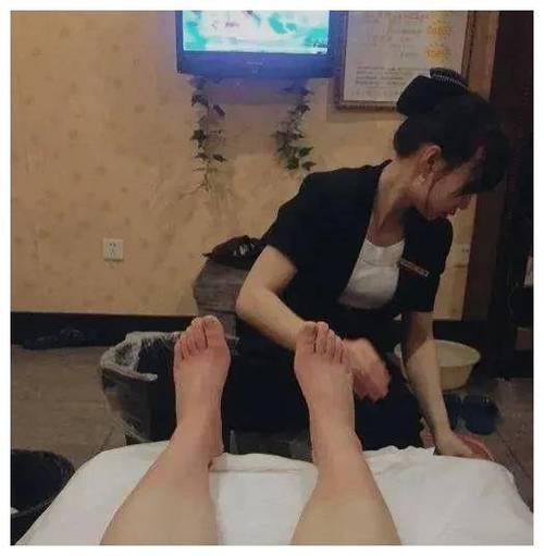 按摩师舌头入侵女顾客_按摩师舌头入侵女顾客_按摩师舌头入侵女顾客