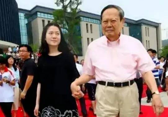 翁帆的孩子多大了翁帆产下一子，四岁之喜-第2张图片