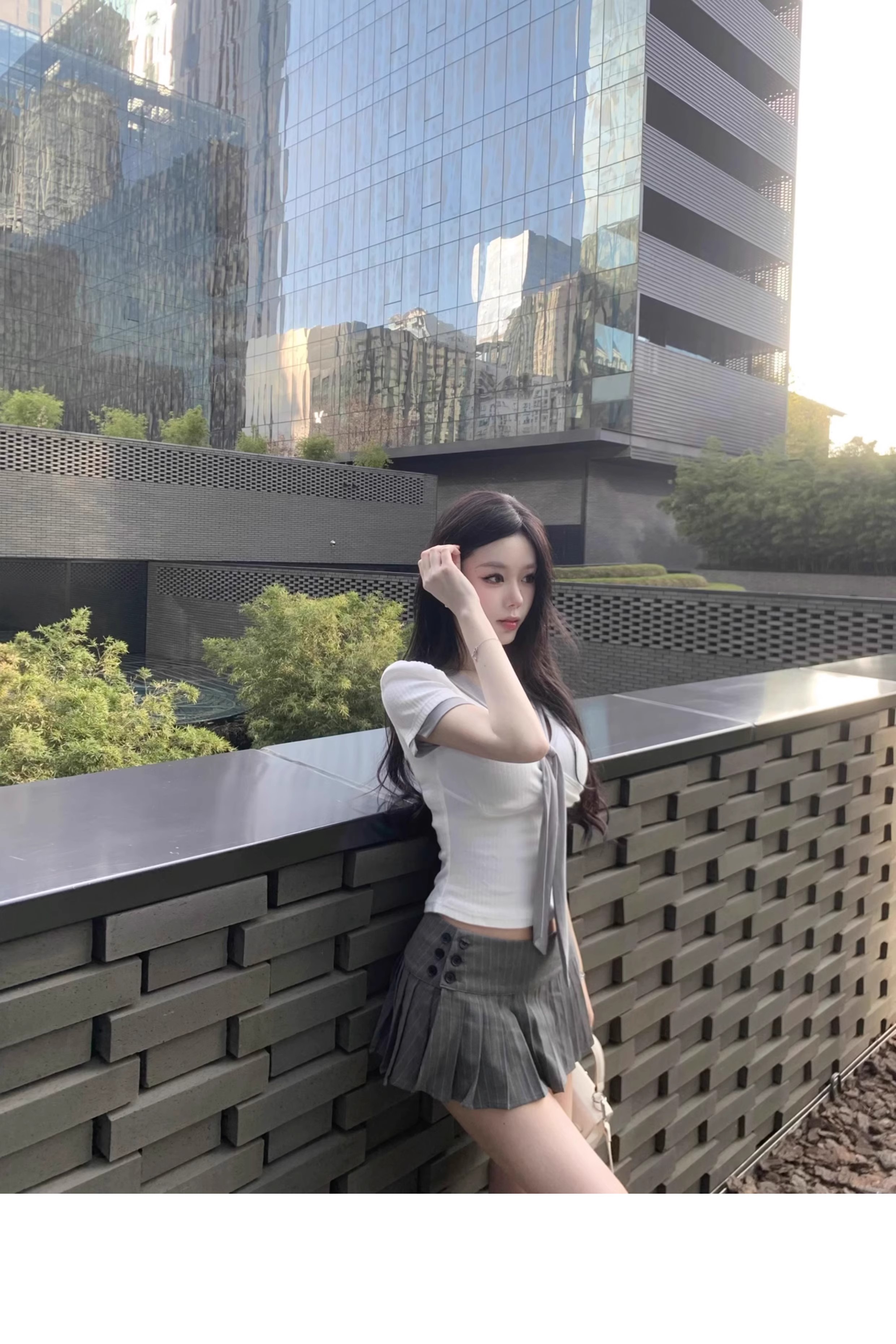 美女同桌的裙装魅力